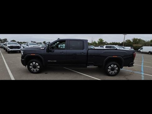 Used 2024 GMC Sierra 3500 AT4 w/ Technology Package AWD/4WD image 6