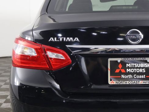 Used 2017 Nissan Altima 2.5 SL w/ Moonroof Package image 15