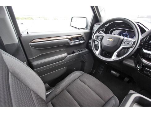 Used 2025 Chevrolet Silverado 1500 LT image 8