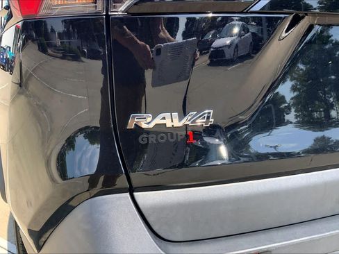 Used 2024 Toyota RAV4 XLE FWD image 33