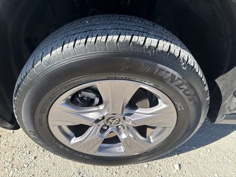 Used 2024 Toyota RAV4 XLE image 22