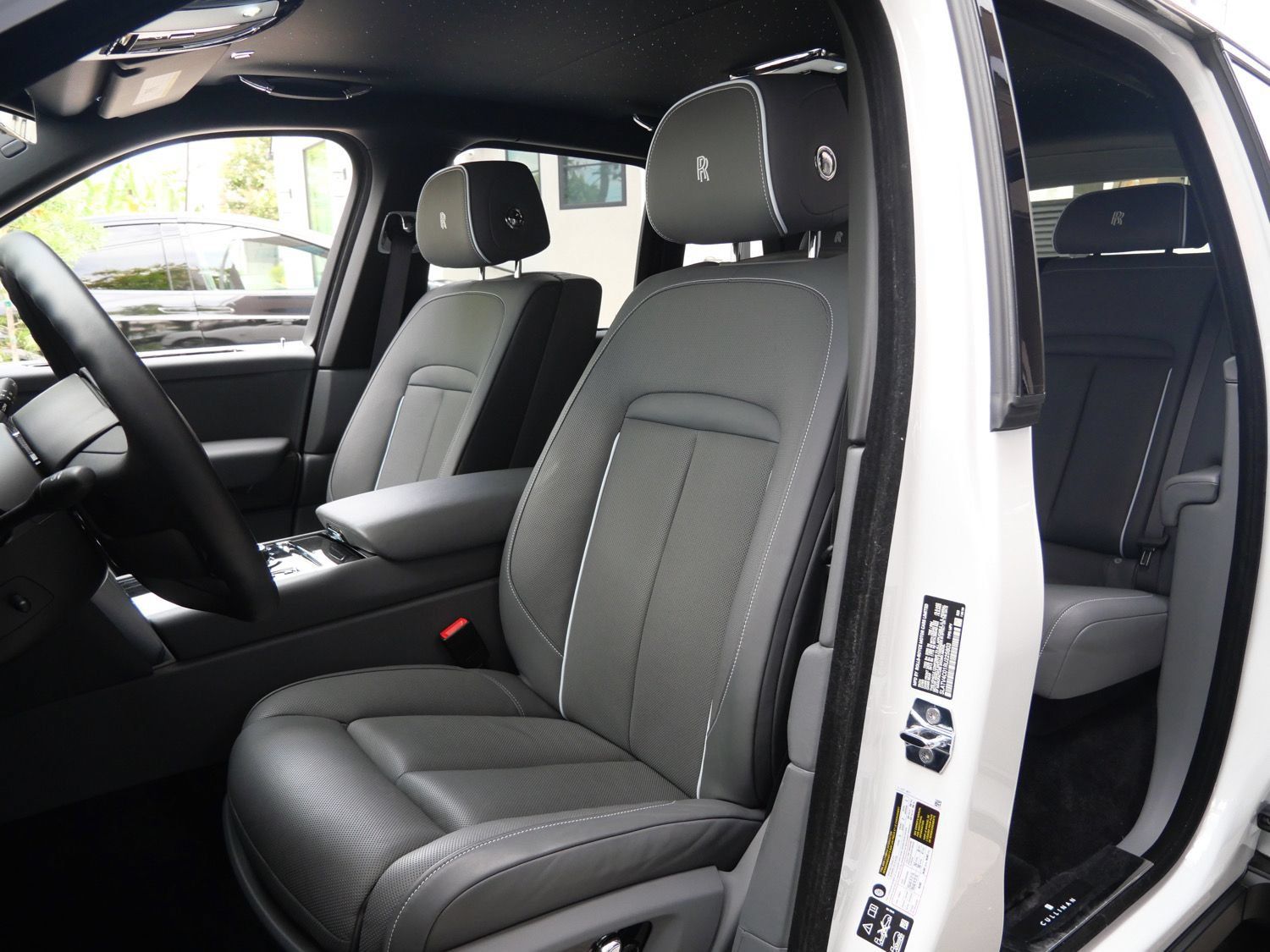 Certified 2024 Rolls-Royce Cullinan w/ Cullinan Package AWD/4WD image 27