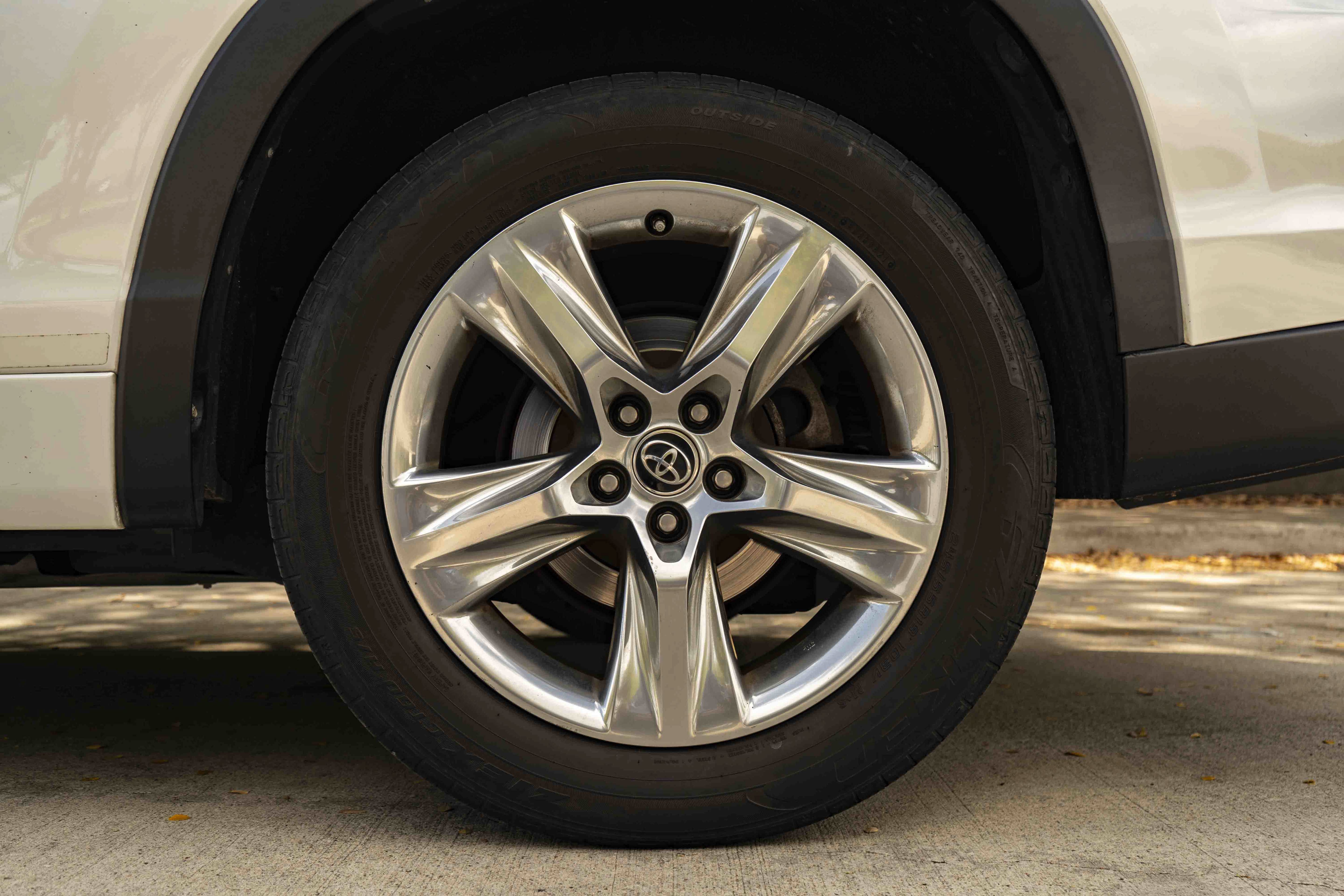 Used 2016 Toyota Highlander Limited FWD image 15