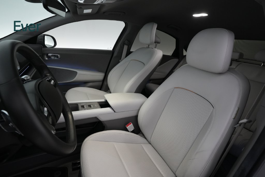 Used 2025 Hyundai Ioniq 6 SEL RWD image 4