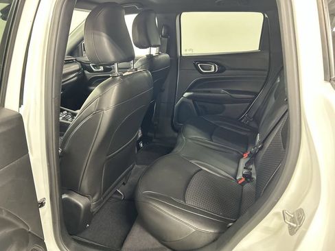 Used 2023 Jeep Compass Latitude AWD/4WD image 19
