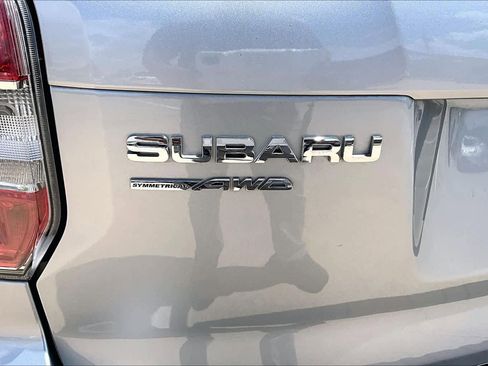 Used 2014 Subaru Forester 2.5i Touring AWD/4WD image 10