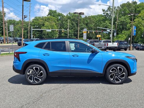 Certified 2024 Chevrolet Trax RS w/ Sunroof Package FWD image 7