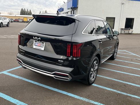 Used 2023 Kia Sorento SX Prestige image 5