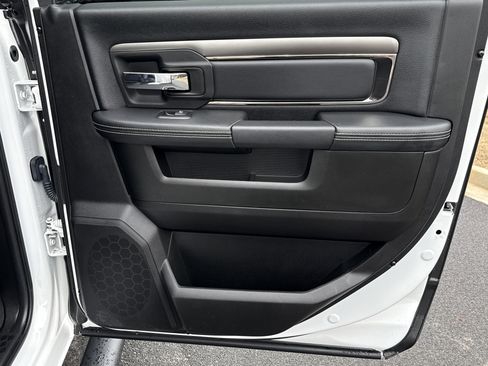 Used 2018 RAM 2500 Big Horn w/ Sport Appearance Group image 17