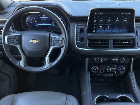 Used 2024 Chevrolet Suburban LT RWD image 11