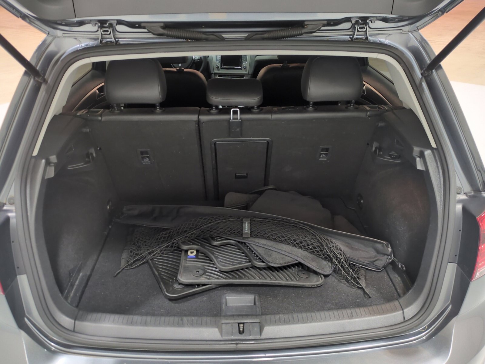 Used 2015 Volkswagen Golf TDI S FWD image 12