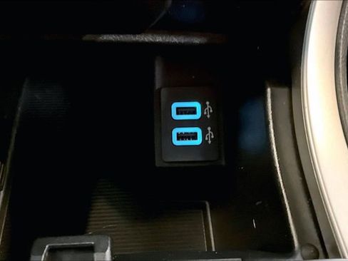 Used 2020 Ford Edge SEL image 16