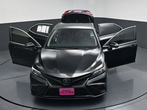 Used 2024 Toyota Camry SE FWD image 21