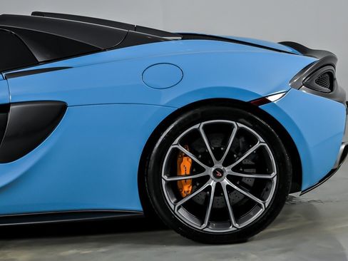 Used 2018 McLaren 570S Spider image 7