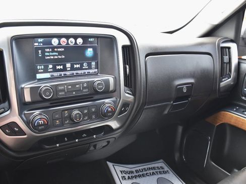 Used 2018 Chevrolet Silverado 1500 LTZ image 21