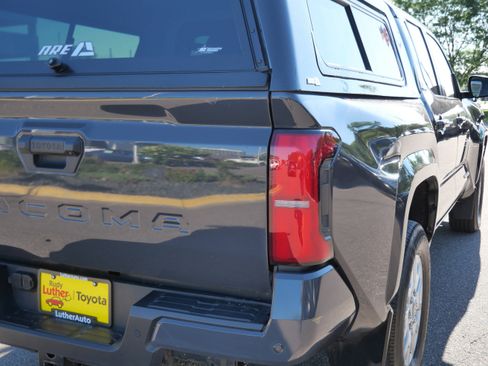 Certified 2024 Toyota Tacoma SR5 AWD/4WD image 18
