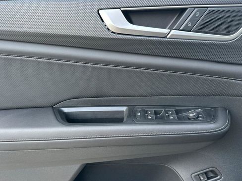 New 2026 Volkswagen Atlas Cross Sport SEL image 10