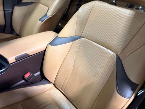 Used 2019 Lexus ES 350 Ultra Luxury w/ Accessory Package image 19