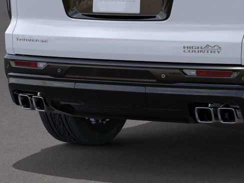 New 2026 Chevrolet Traverse High Country w/ LPO, Floor Liner Package FWD image 38