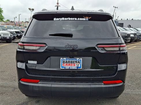 Used 2024 Jeep Grand Cherokee L Altitude AWD/4WD image 5