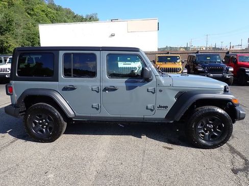 Used 2024 Jeep Wrangler Unlimited Sport AWD/4WD image 8