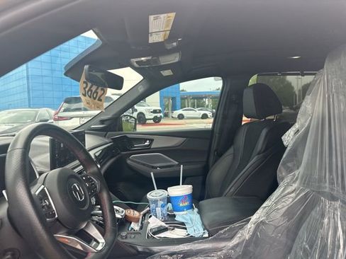 Used 2025 Acura MDX A-Spec image 11