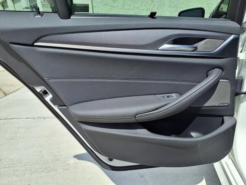 Used 2022 BMW 530i w/ M Sport Package RWD image 17