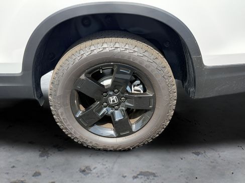 Used 2025 Honda Ridgeline Black Edition image 40