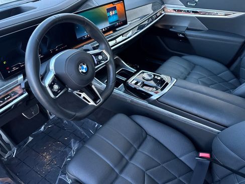 Certified 2023 BMW 760i xDrive w/ Executive Package image 11