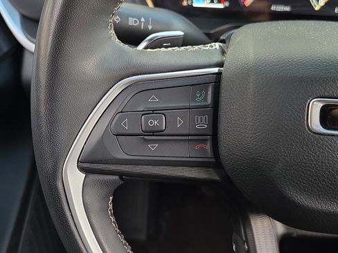 Used 2023 Jeep Grand Cherokee L Altitude image 16