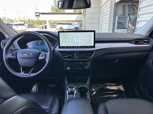 Used 2025 Ford Escape Platinum AWD/4WD image 15