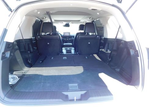 Used 2025 Honda Pilot Touring image 29