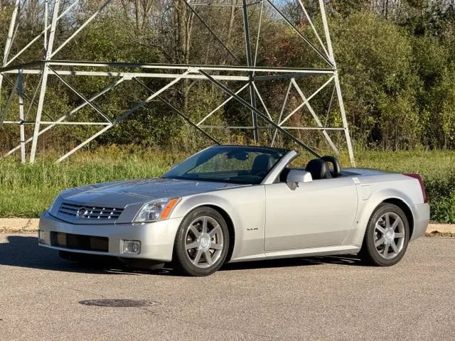 Used 2007 Cadillac XLR RWD image 12