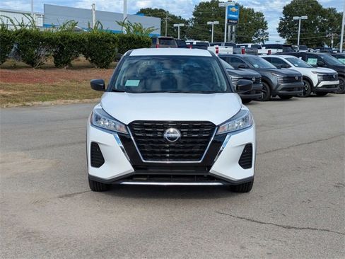 New 2025 Nissan Kicks Play S image 8