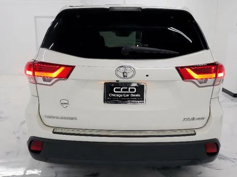 Used 2017 Toyota Highlander XLE AWD/4WD image 7