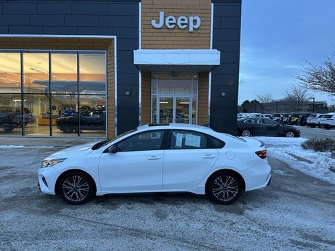 Used 2022 Kia Forte GT-Line w/ GT-Line Premium Package image 9