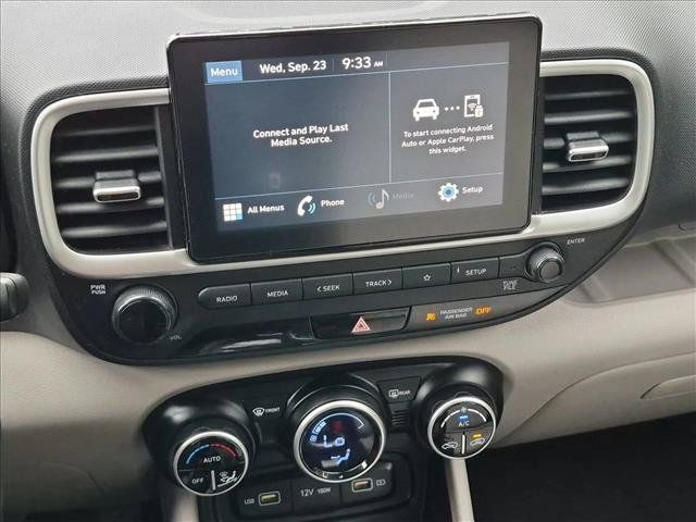 Used 2022 Hyundai Venue SEL FWD image 15