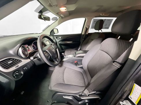 Used 2018 Dodge Journey SE image 14