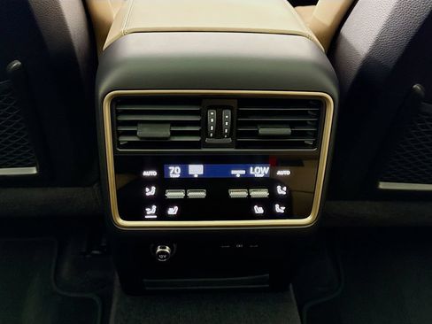 Certified 2025 Porsche Cayenne GTS AWD/4WD image 27