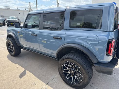Used 2025 Ford Bronco Badlands image 3