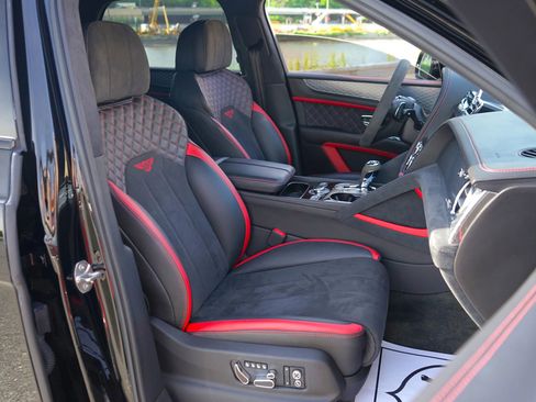 Used 2021 Bentley Bentayga Speed image 39