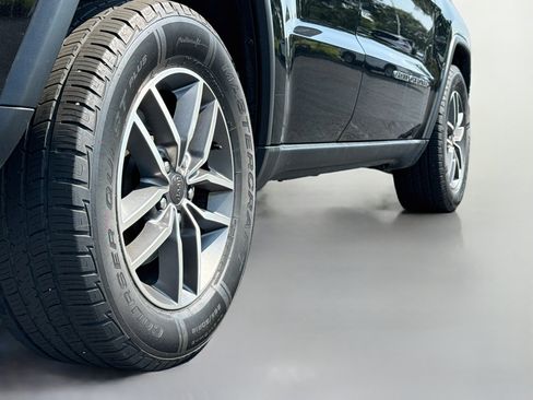 Used 2021 Jeep Grand Cherokee Limited AWD/4WD image 9