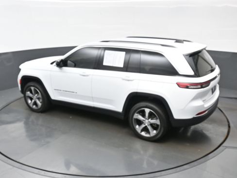 Used 2023 Jeep Grand Cherokee Limited AWD/4WD image 35