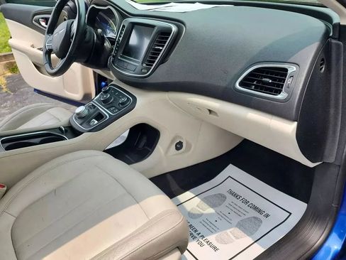Used 2017 Chrysler 200 Limited Platinum FWD image 16
