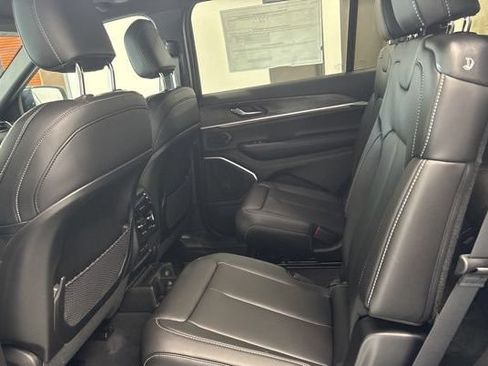 New 2026 Jeep Grand Cherokee L Limited AWD/4WD image 21