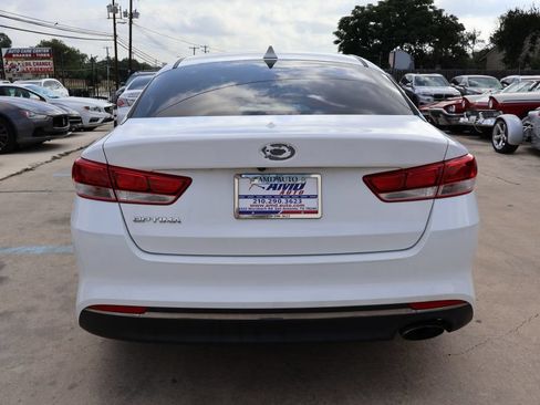 Used 2016 Kia Optima LX w/ Option Group 014 FWD image 6