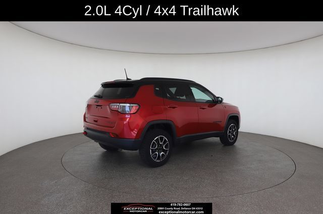 Used 2025 Jeep Compass Trailhawk AWD/4WD image 19