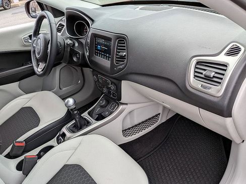 Used 2018 Jeep Compass Latitude w/ Popular Equipment Group image 32