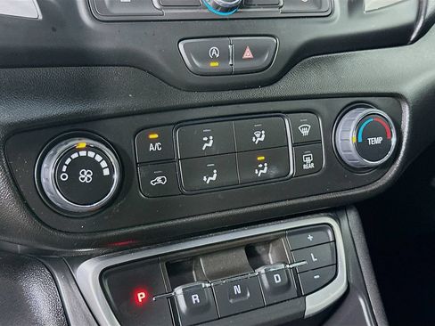 Used 2024 GMC Terrain SLE FWD image 20