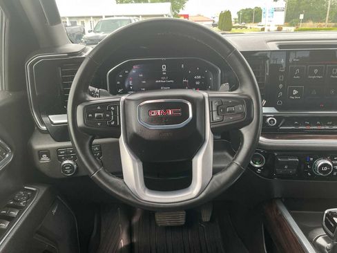Used 2025 GMC Sierra 1500 SLT w/ SLT Premium Plus Package AWD/4WD image 8